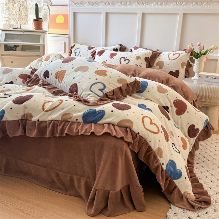 91家纺网 家纺一手货源 找家纺 艾特你 2025新款200g全工艺牛奶绒花边款四件套吊边床单 花边绒-心意