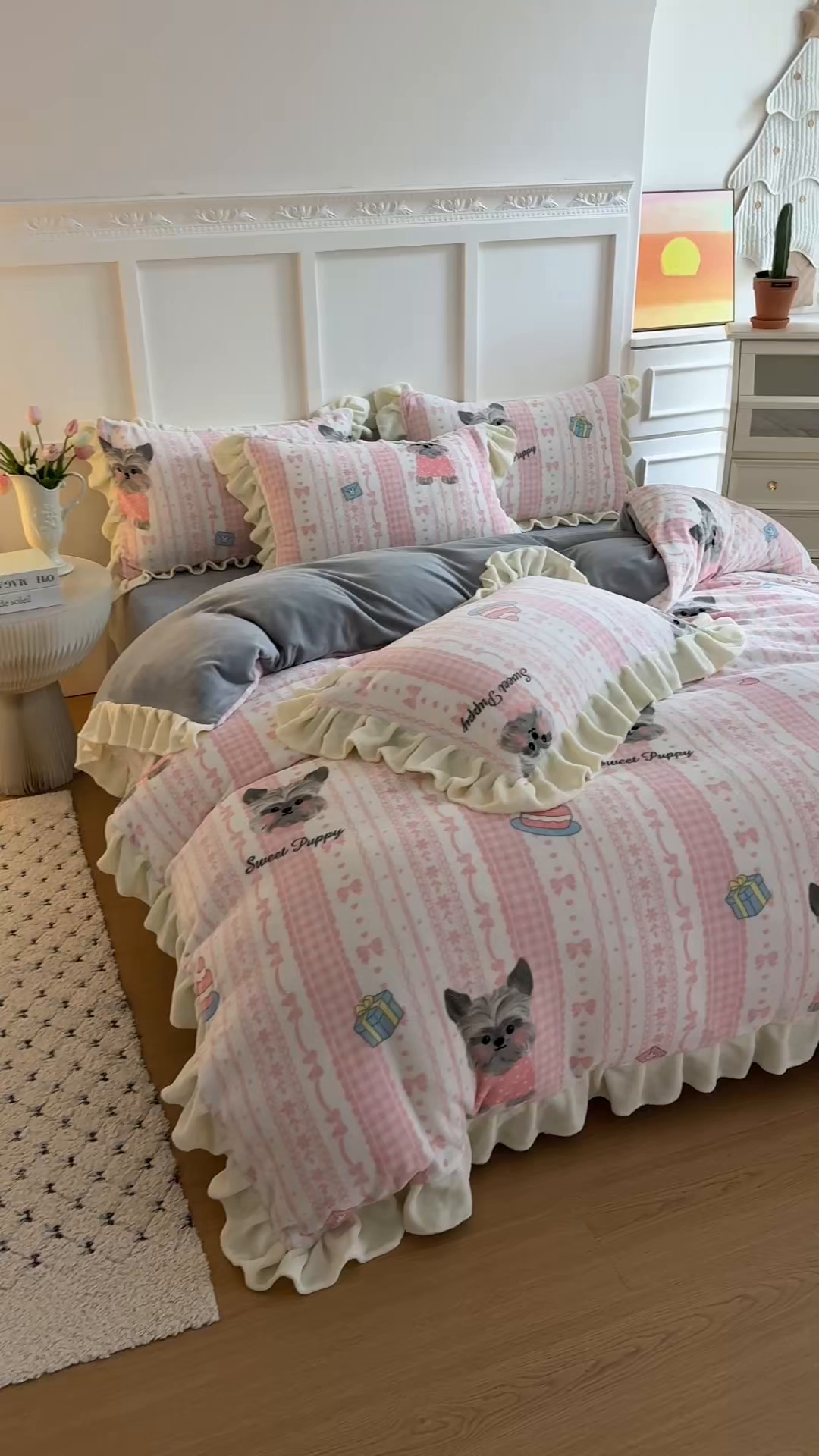 91家纺网 家纺一手货源 找家纺 艾特你 2025新款200g全工艺牛奶绒花边款四件套吊边床单 花边绒-雪纳瑞