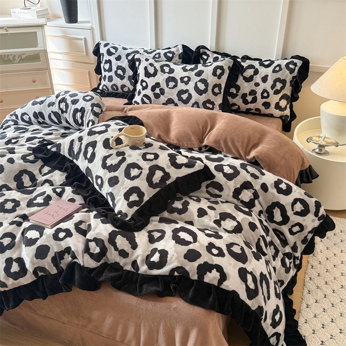 91家纺网 家纺一手货源 找家纺 艾特你 2025新款200g全工艺牛奶绒花边款四件套吊边床单 花边绒-野性