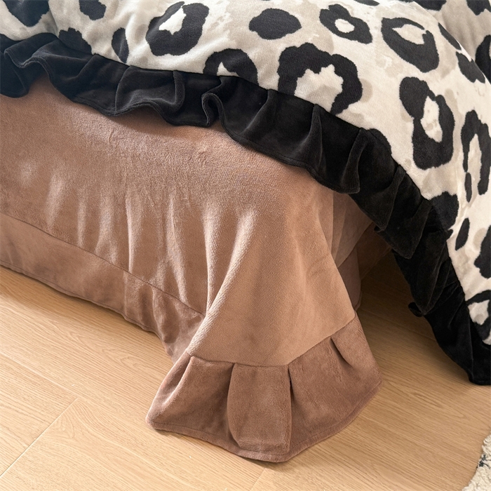 91家纺网 家纺一手货源 找家纺 艾特你 2025新款200g全工艺牛奶绒花边款四件套吊边床单 花边绒-野性