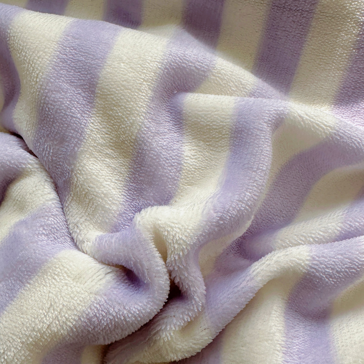 91家纺网 家纺一手货源 找家纺 繁花家居 2025新款条纹系列牛奶绒四件套 芋紫条纹