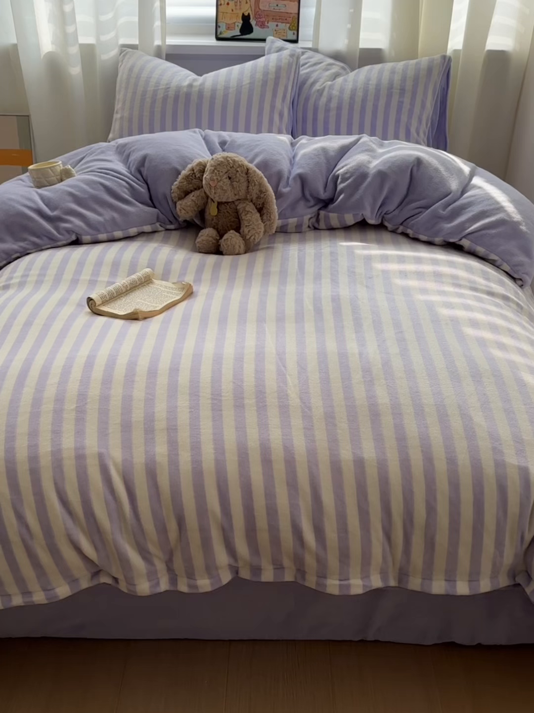 91家纺网 家纺一手货源 找家纺 繁花家居 2025新款条纹系列牛奶绒四件套 芋紫条纹