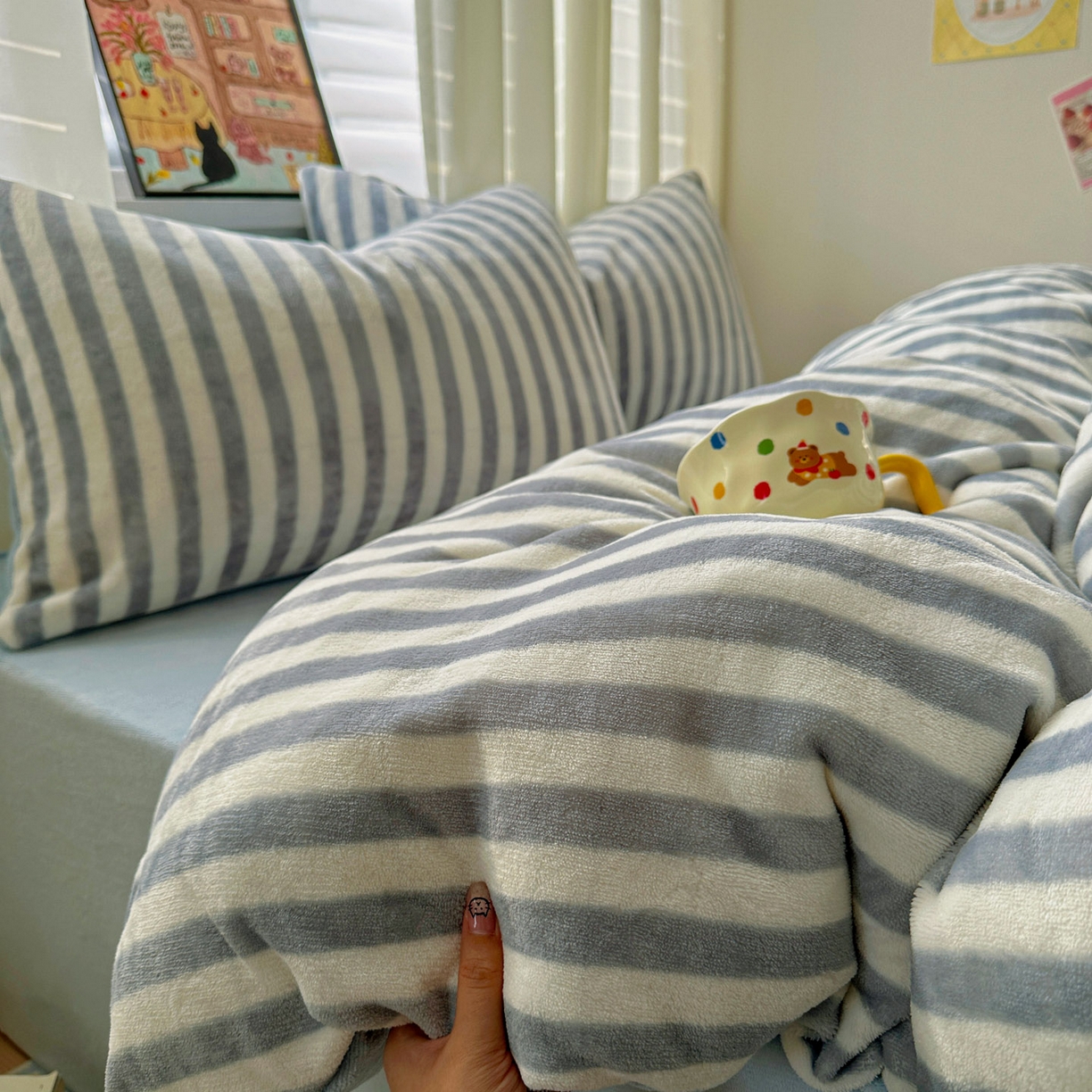 91家纺网 家纺一手货源 找家纺 繁花家居 2025新款条纹系列牛奶绒四件套 灰烬乐谱