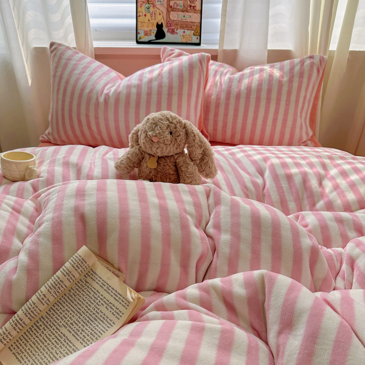 91家纺网 家纺一手货源 找家纺 繁花家居 2025新款条纹系列牛奶绒四件套 蜜豆粉条