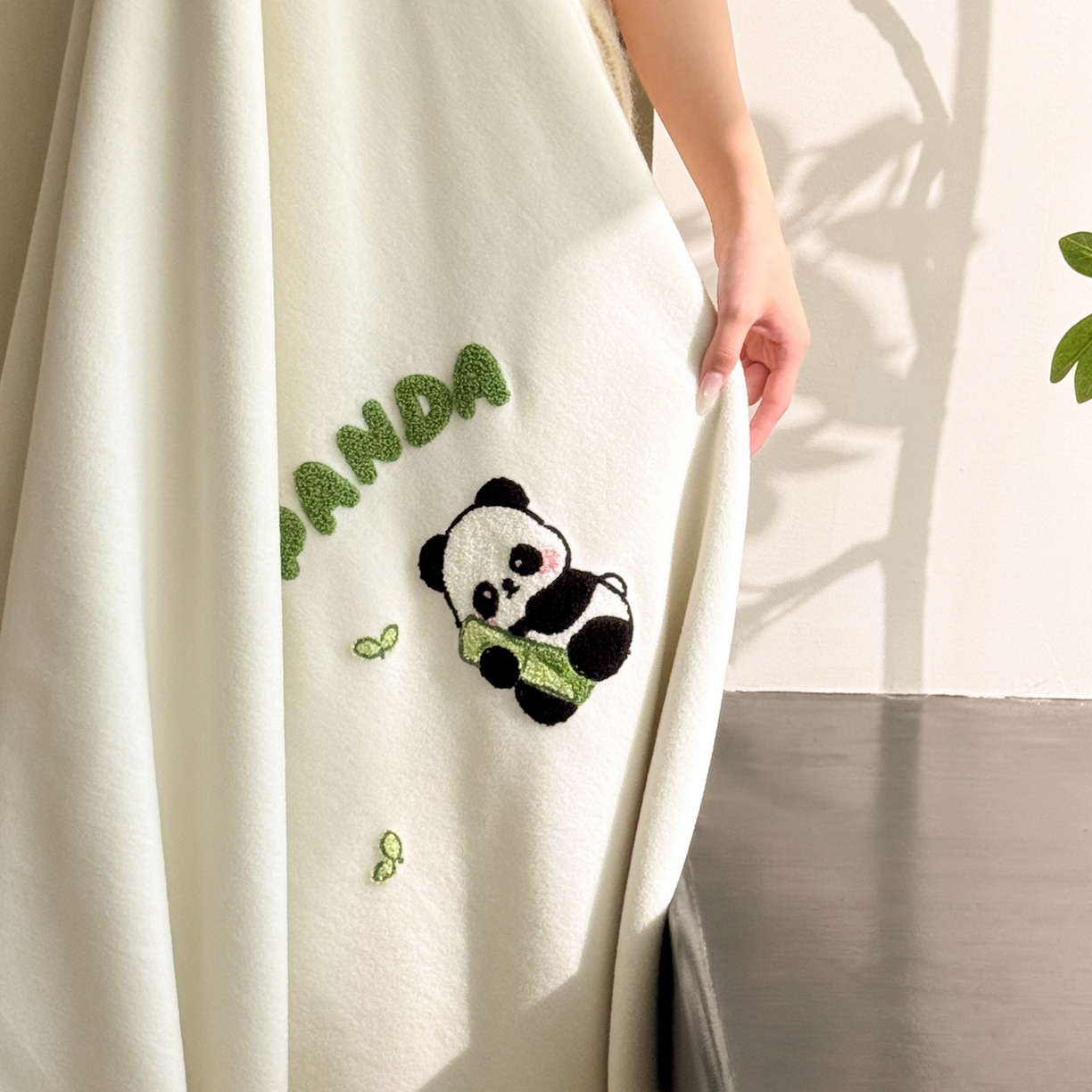 91家纺网 家纺一手货源 找家纺 （总）云栖家居 2025新品双层加厚高克重消光沙发毯仿羊绒纯色刺绣盖毛毯毯子