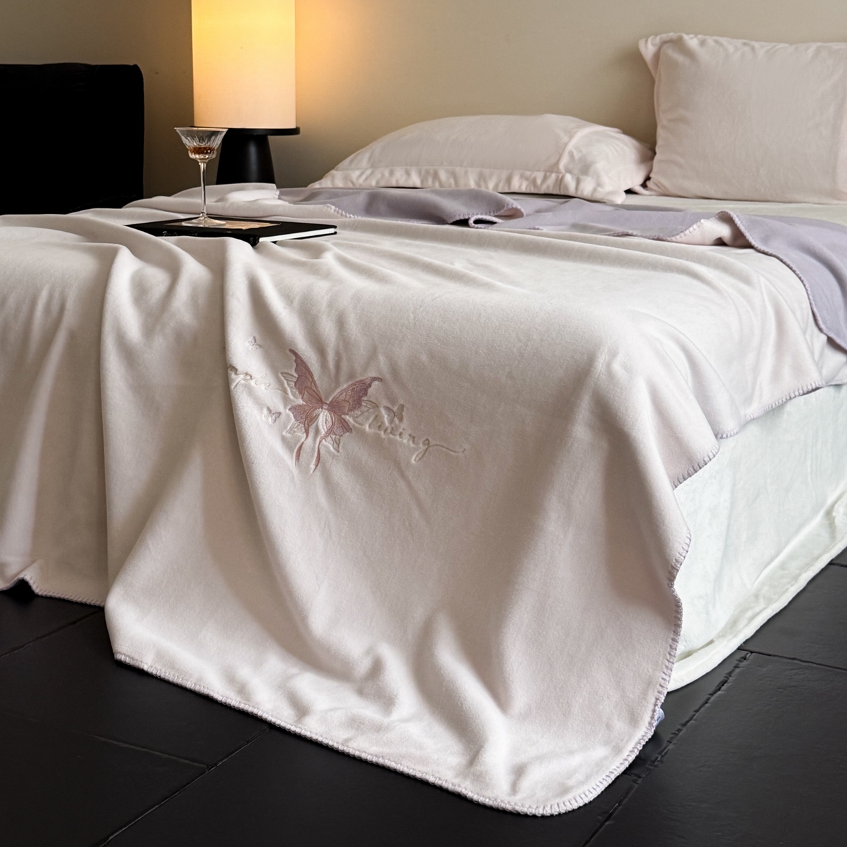 91家纺网 家纺一手货源 找家纺 （总）云栖家居 2025新品双层加厚高克重消光沙发毯仿羊绒纯色刺绣盖毛毯毯子