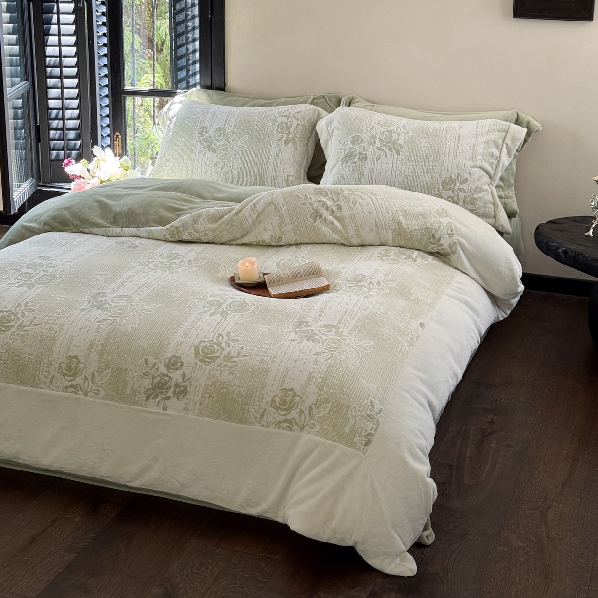 91家纺网 家纺一手货源 找家纺 （总）云栖家居 2025秋冬新品立体消光印花雕花绒加厚高克重牛奶绒四件套星辰玫瑰