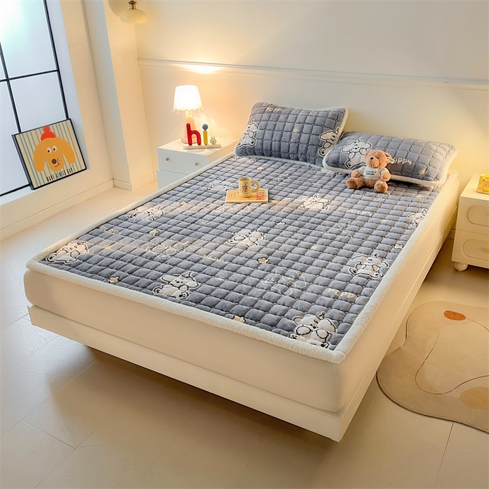 91家纺网 家纺一手货源 找家纺 （总）喜居 2025新款A类水晶边牛奶绒夹棉床褥垫