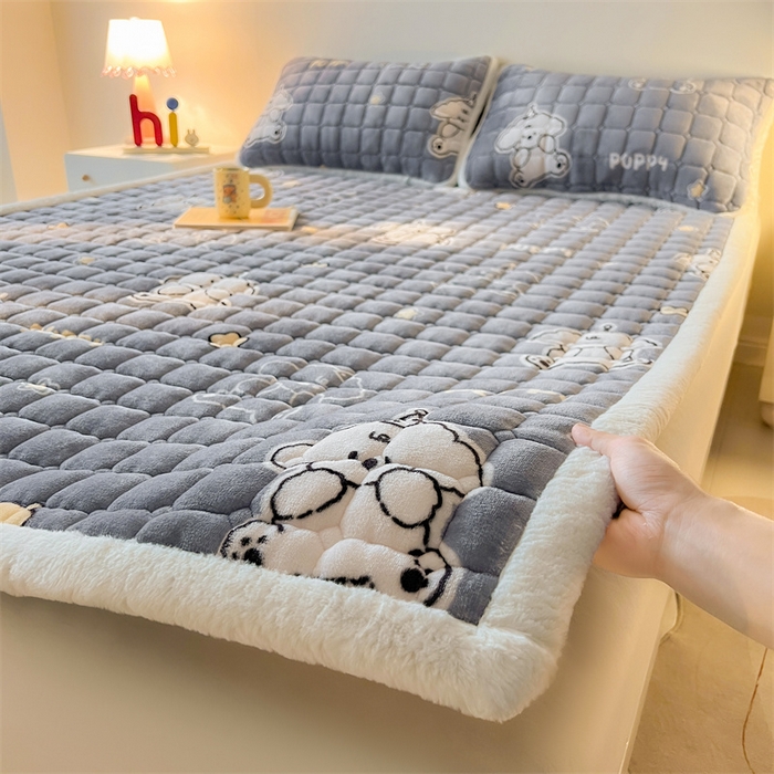 91家纺网 家纺一手货源 找家纺 （总）喜居 2025新款A类水晶边牛奶绒夹棉床褥垫