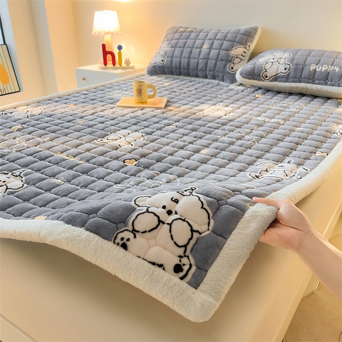 91家纺网 家纺一手货源 找家纺 （总）喜居 2025新款A类水晶边牛奶绒夹棉床褥垫