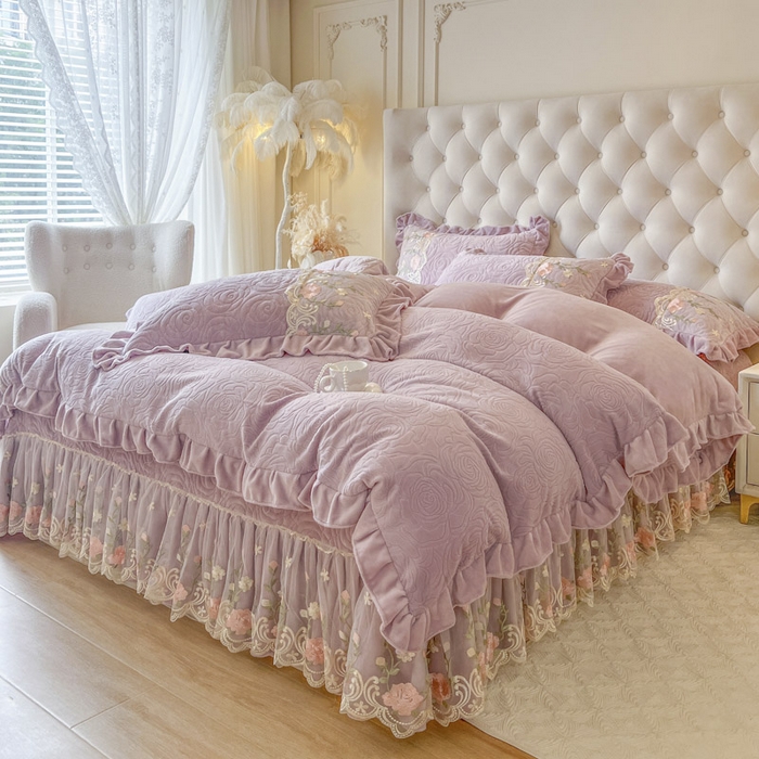 91家纺网 家纺一手货源 找家纺 恋尚 2025新款雕花牛奶绒保暖单床盖 床盖单件-巴黎春天（控价145） 巴黎春天-香芋紫