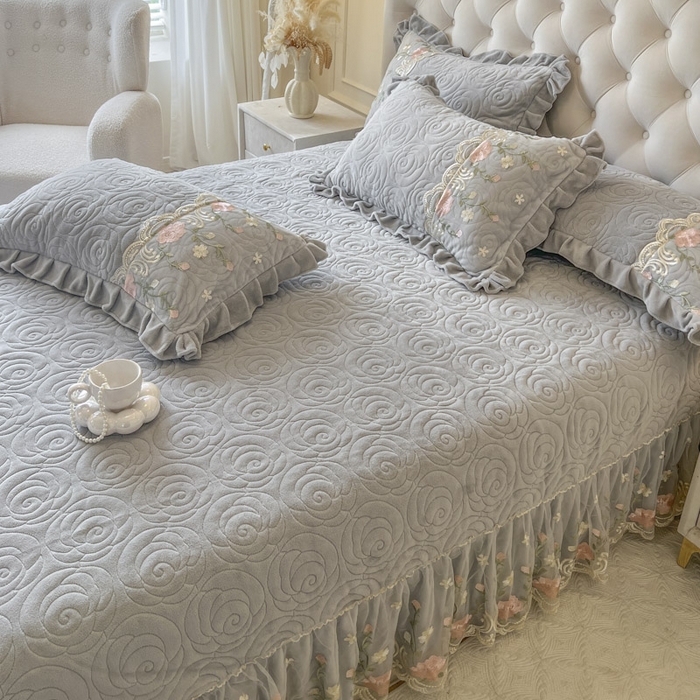 恋尚 2025新款雕花牛奶绒保暖单床盖 床盖单件-巴黎春天（控价145） 巴黎春天-椰蓉灰