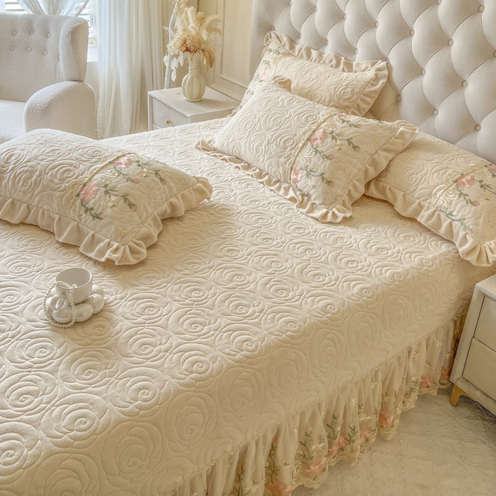 恋尚 2025新款雕花牛奶绒保暖单床盖 床盖单件-巴黎春天（控价145） 巴黎春天-奶油白