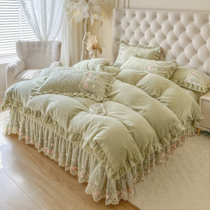 91家纺网 家纺一手货源 找家纺 恋尚 2025新款雕花牛奶绒保暖单床盖 床盖单件-巴黎春天（控价145） 巴黎春天-香草绿