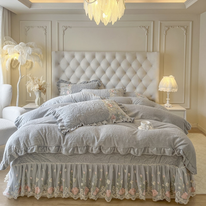 91家纺网 家纺一手货源 找家纺 恋尚 2025新款雕花牛奶绒保暖单床盖 床盖单件-巴黎春天（控价145） 巴黎春天-椰蓉灰