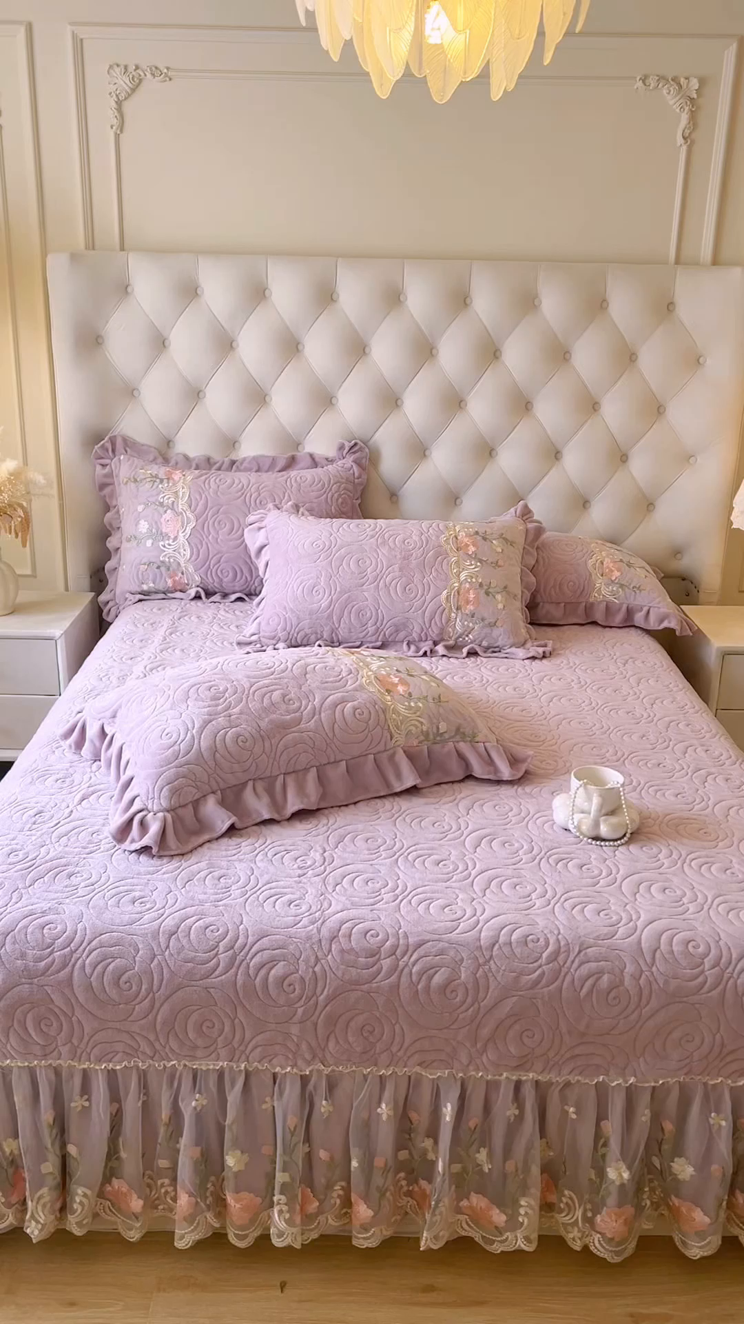 91家纺网 家纺一手货源 找家纺 恋尚 2025新款雕花牛奶绒保暖单床盖 床盖单件-巴黎春天（控价145） 巴黎春天-香芋紫