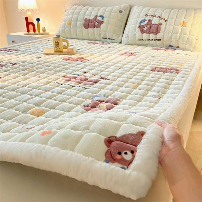 91家纺网 家纺一手货源 找家纺 （总）喜居 2025新款A类水晶边牛奶绒夹棉床褥垫