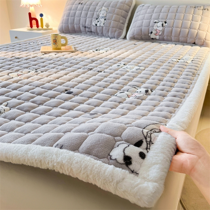 91家纺网 家纺一手货源 找家纺 （总）喜居 2025新款A类水晶边牛奶绒夹棉床褥垫