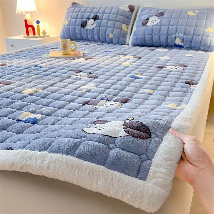 91家纺网 家纺一手货源 找家纺 （总）喜居 2025新款A类水晶边牛奶绒夹棉床褥垫