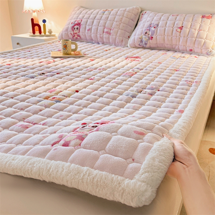 91家纺网 家纺一手货源 找家纺 （总）喜居 2025新款A类水晶边牛奶绒夹棉床褥垫