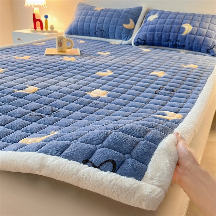 91家纺网 家纺一手货源 找家纺 （总）喜居 2025新款A类水晶边牛奶绒夹棉床褥垫