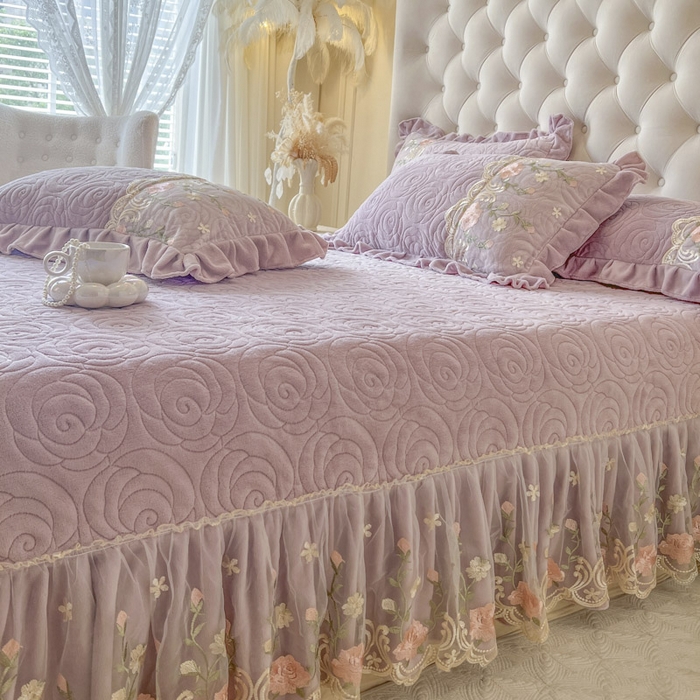 91家纺网 家纺一手货源 找家纺 恋尚 2025新款雕花牛奶绒保暖床盖四件套-巴黎春天（控价280） 巴黎春天-香芋紫