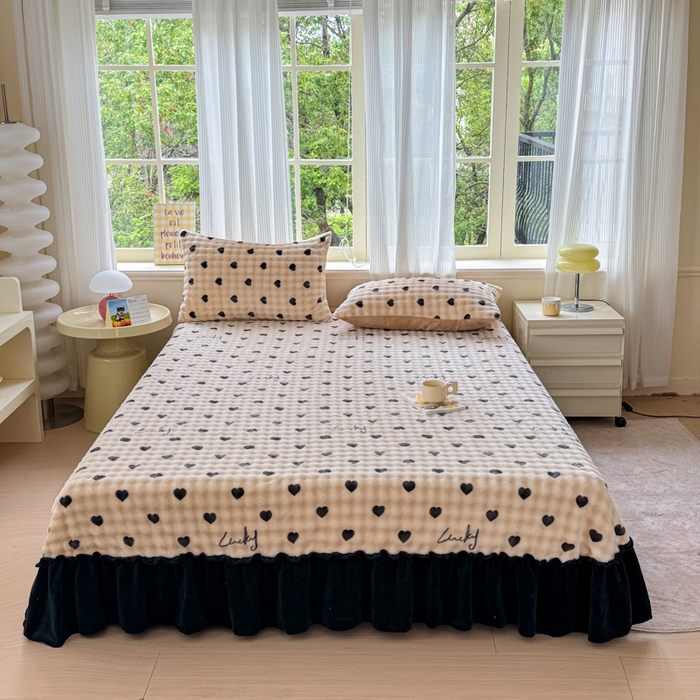 91家纺网 家纺一手货源 找家纺 （总）爱多多家居 2025新款兔兔泡泡牛奶绒床裙单品床裙床裙单件三件套