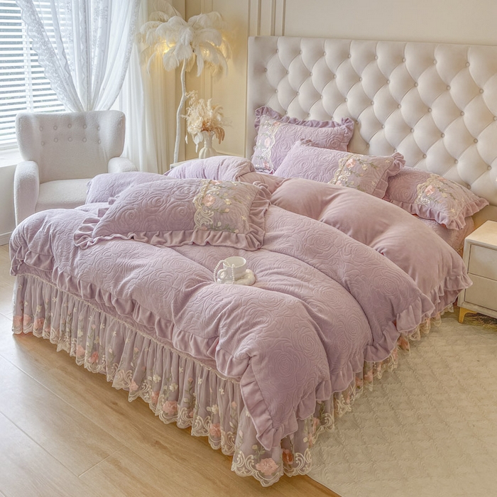 91家纺网 家纺一手货源 找家纺 恋尚 2025新款雕花牛奶绒保暖床盖四件套-巴黎春天（控价280） 巴黎春天-香芋紫