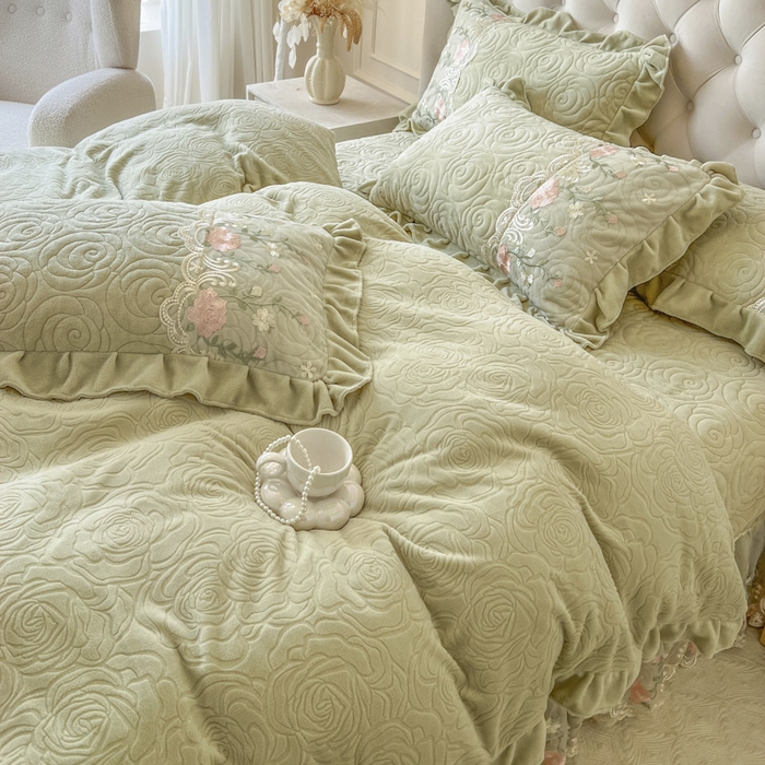 91家纺网 家纺一手货源 找家纺 恋尚 2025新款雕花牛奶绒保暖床盖四件套-巴黎春天（控价280） 巴黎春天-香草绿