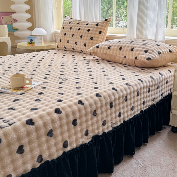 91家纺网 家纺一手货源 找家纺 （总）爱多多家居 2025新款兔兔泡泡牛奶绒床裙单品床裙床裙单件三件套