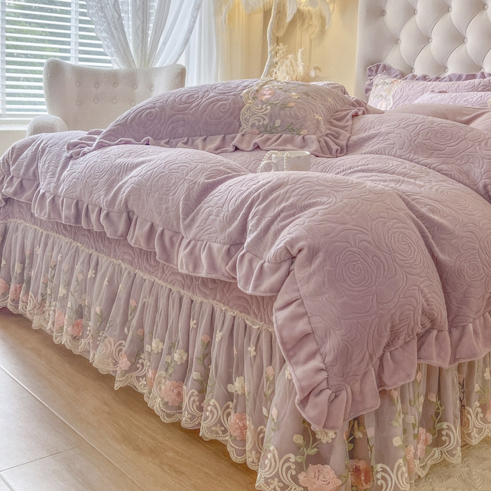 91家纺网 家纺一手货源 找家纺 恋尚 2025新款雕花牛奶绒保暖床盖四件套-巴黎春天（控价280） 巴黎春天-香芋紫