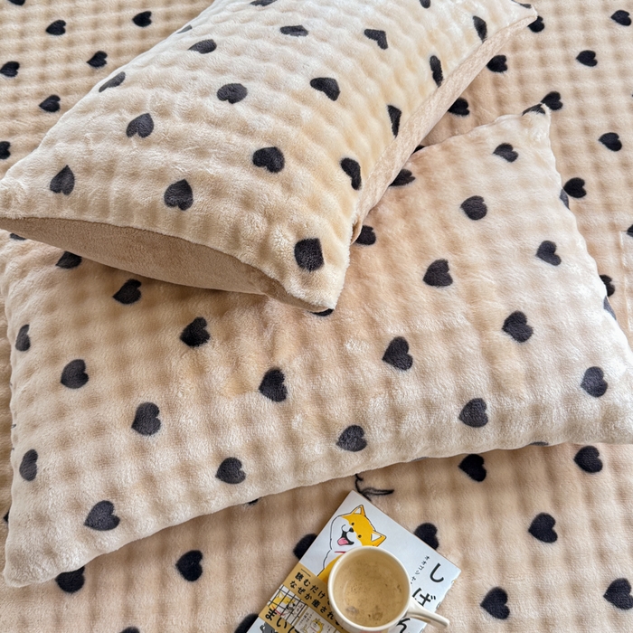 91家纺网 家纺一手货源 找家纺 （总）爱多多家居 2025新款兔兔泡泡牛奶绒床裙单品床裙床裙单件三件套