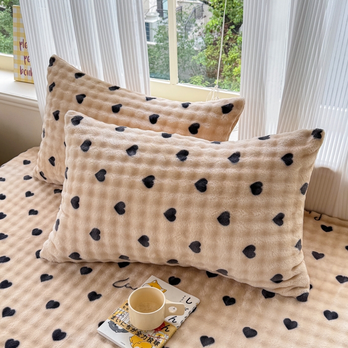 91家纺网 家纺一手货源 找家纺 （总）爱多多家居 2025新款兔兔泡泡牛奶绒床裙单品床裙床裙单件三件套