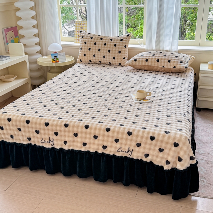 91家纺网 家纺一手货源 找家纺 （总）爱多多家居 2025新款兔兔泡泡牛奶绒床裙单品床裙床裙单件三件套