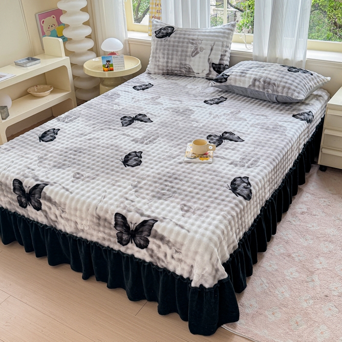 91家纺网 家纺一手货源 找家纺 爱多多家居 2025新款兔兔泡泡牛奶绒床裙单品床裙床裙单件三件套 床裙-蝶影