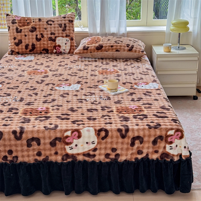 91家纺网 家纺一手货源 找家纺 爱多多家居 2025新款兔兔泡泡牛奶绒床裙单品床裙床裙单件三件套 床裙-豹纹猫