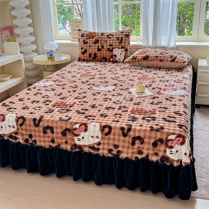 91家纺网 家纺一手货源 找家纺 爱多多家居 2025新款兔兔泡泡牛奶绒床裙单品床裙床裙单件三件套 床裙-豹纹猫