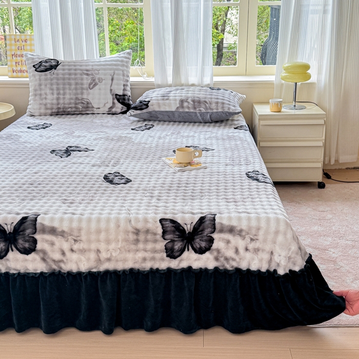 91家纺网 家纺一手货源 找家纺 爱多多家居 2025新款兔兔泡泡牛奶绒床裙单品床裙床裙单件三件套 床裙-蝶影