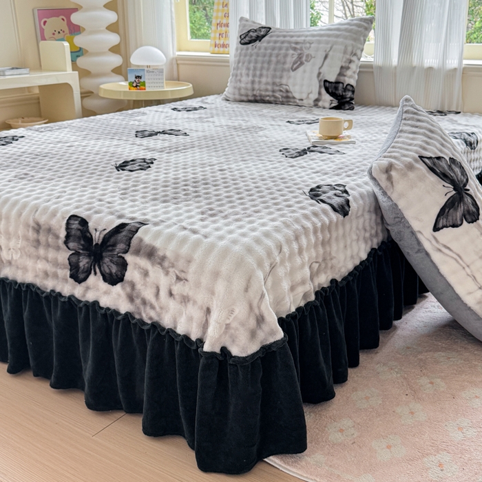 91家纺网 家纺一手货源 找家纺 爱多多家居 2025新款兔兔泡泡牛奶绒床裙单品床裙床裙单件三件套 床裙-蝶影