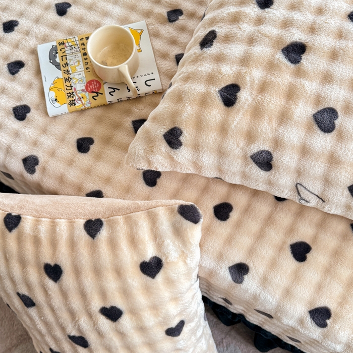 91家纺网 家纺一手货源 找家纺 爱多多家居 2025新款兔兔泡泡牛奶绒床裙单品床裙床裙单件三件套 床裙-小爱心