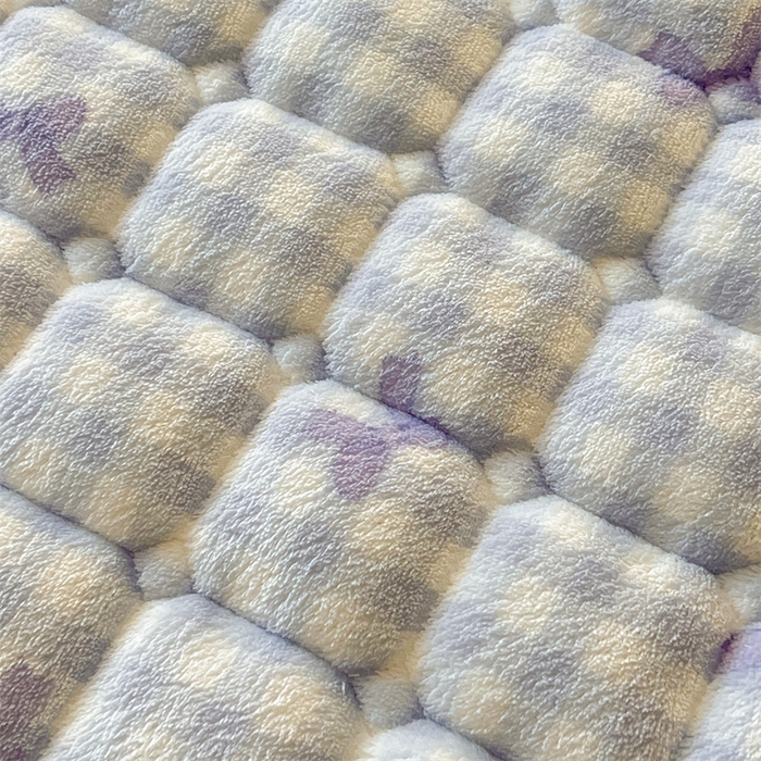 91家纺网 家纺一手货源 找家纺 喜居 2025新款A类水晶边牛奶绒夹棉床褥垫 兰格浅浅