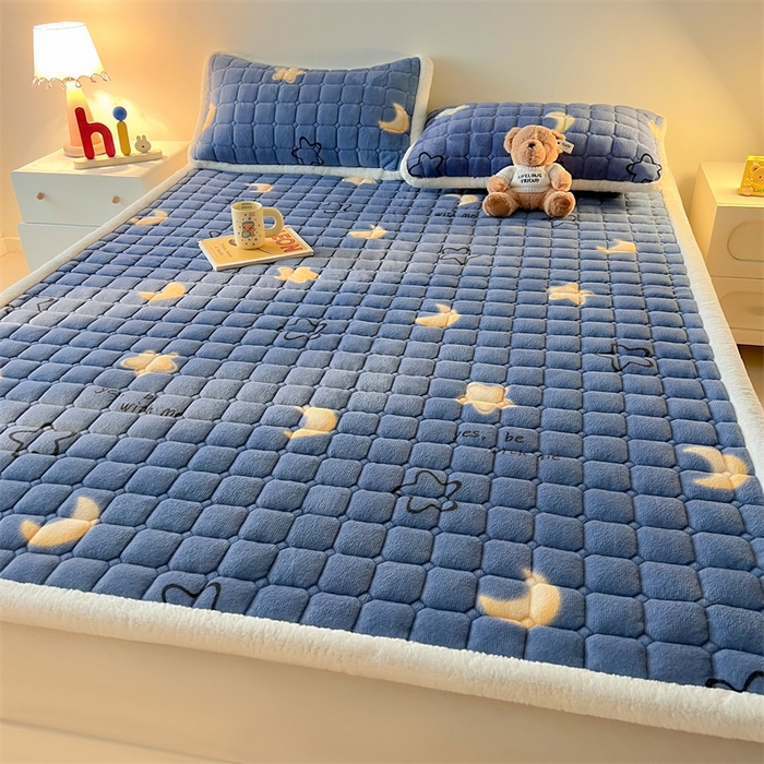 91家纺网 家纺一手货源 找家纺 喜居 2025新款A类水晶边牛奶绒夹棉床褥垫 星月