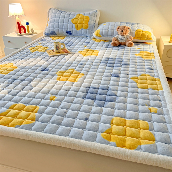 91家纺网 家纺一手货源 找家纺 喜居 2025新款A类水晶边牛奶绒夹棉床褥垫 幸运星