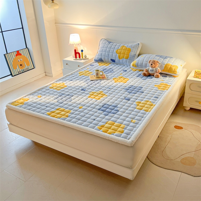 91家纺网 家纺一手货源 找家纺 喜居 2025新款A类水晶边牛奶绒夹棉床褥垫 幸运星