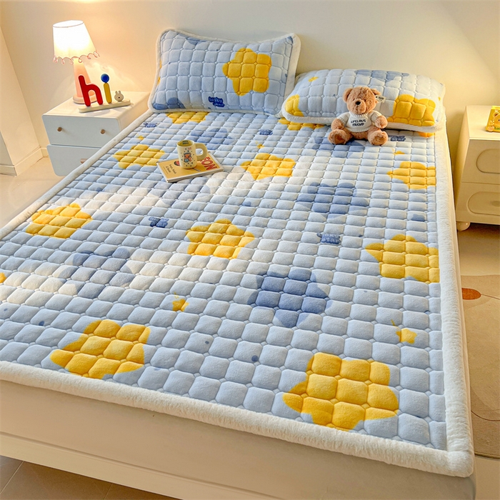 91家纺网 家纺一手货源 找家纺 喜居 2025新款A类水晶边牛奶绒夹棉床褥垫 幸运星