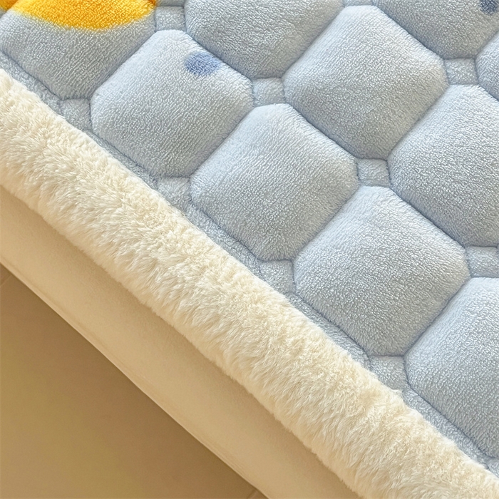 91家纺网 家纺一手货源 找家纺 喜居 2025新款A类水晶边牛奶绒夹棉床褥垫 幸运星