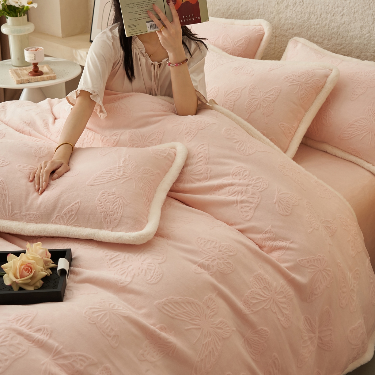 91家纺网 家纺一手货源 找家纺 （总）晨曦家纺 2025新款加厚加绒牛奶绒雕花四件套暖暖少女温柔风