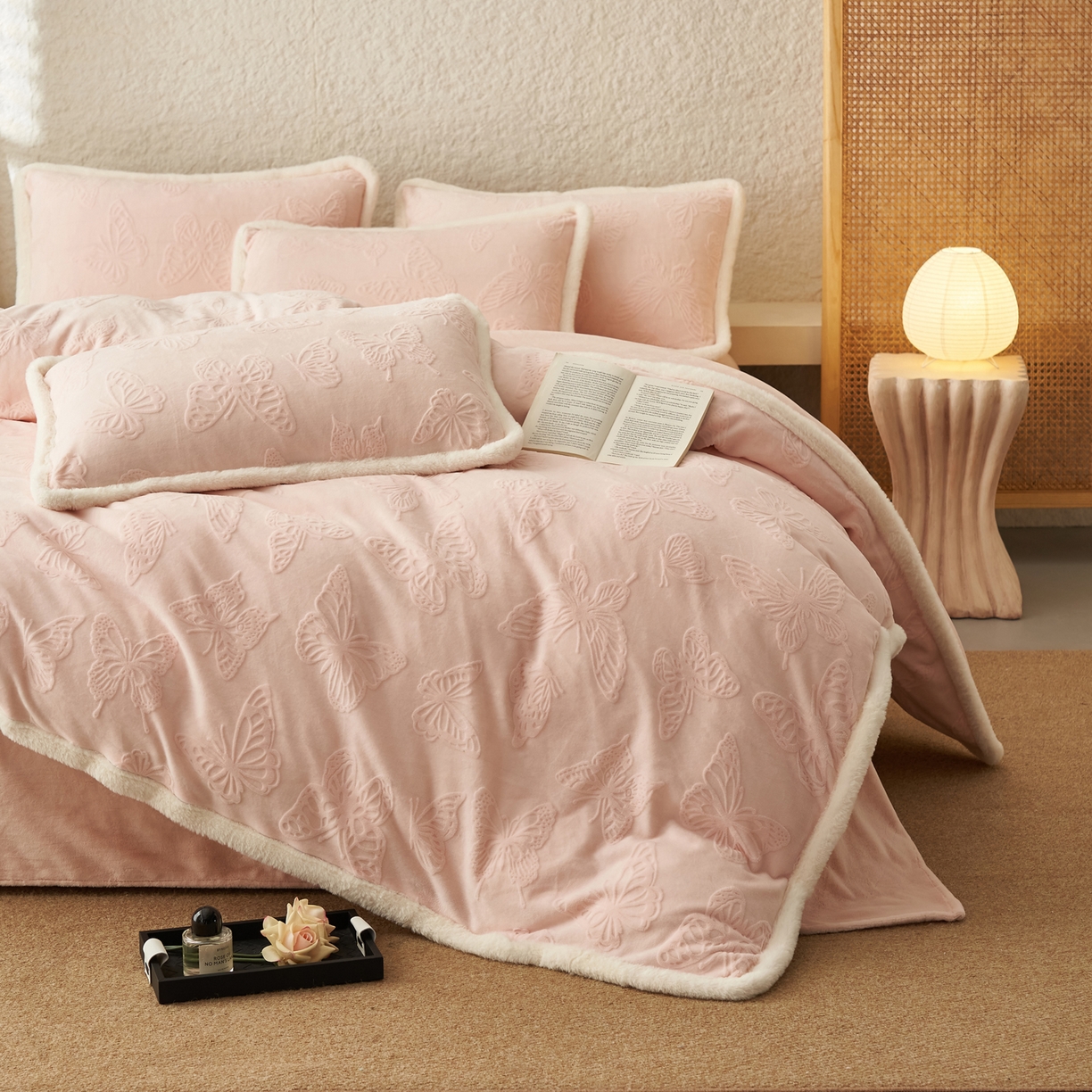 91家纺网 家纺一手货源 找家纺 （总）晨曦家纺 2025新款加厚加绒牛奶绒雕花四件套暖暖少女温柔风