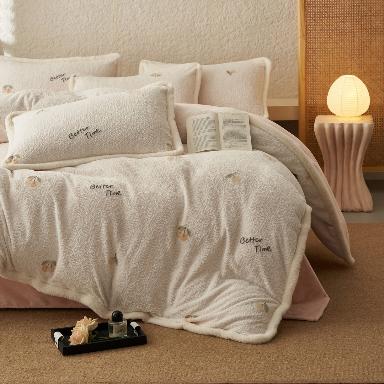 91家纺网 家纺一手货源 找家纺 （总）晨曦家纺 2025新款加厚加绒牛奶绒雕花四件套暖暖少女温柔风