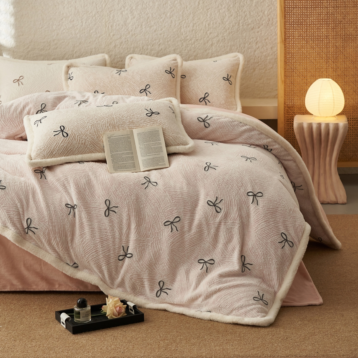 91家纺网 家纺一手货源 找家纺 （总）晨曦家纺 2025新款加厚加绒牛奶绒雕花四件套暖暖少女温柔风